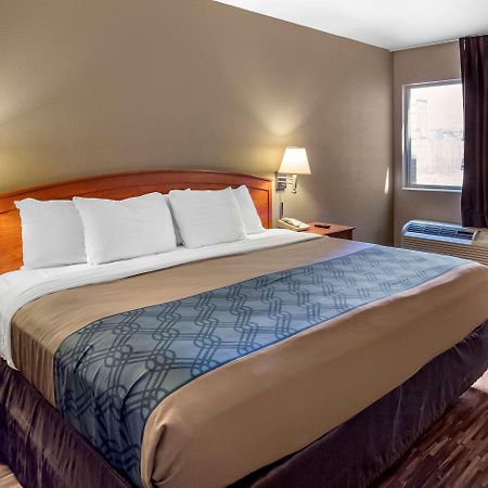 Econo Lodge Inn & Suites Санди Екстериор снимка