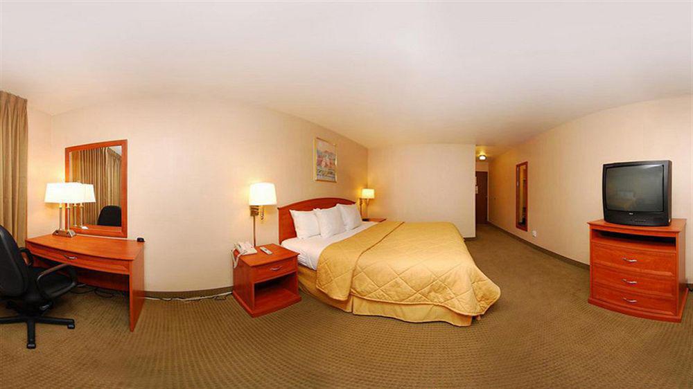 Econo Lodge Inn & Suites Санди Екстериор снимка