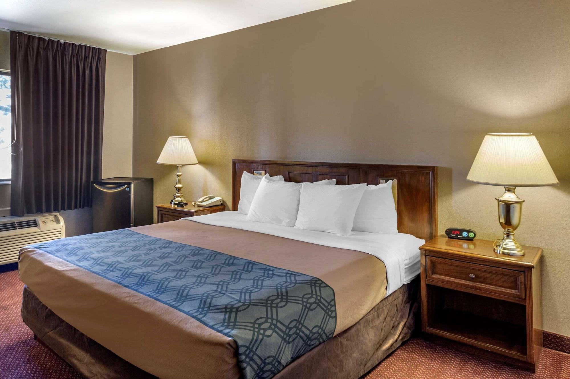 Econo Lodge Inn & Suites Санди Екстериор снимка