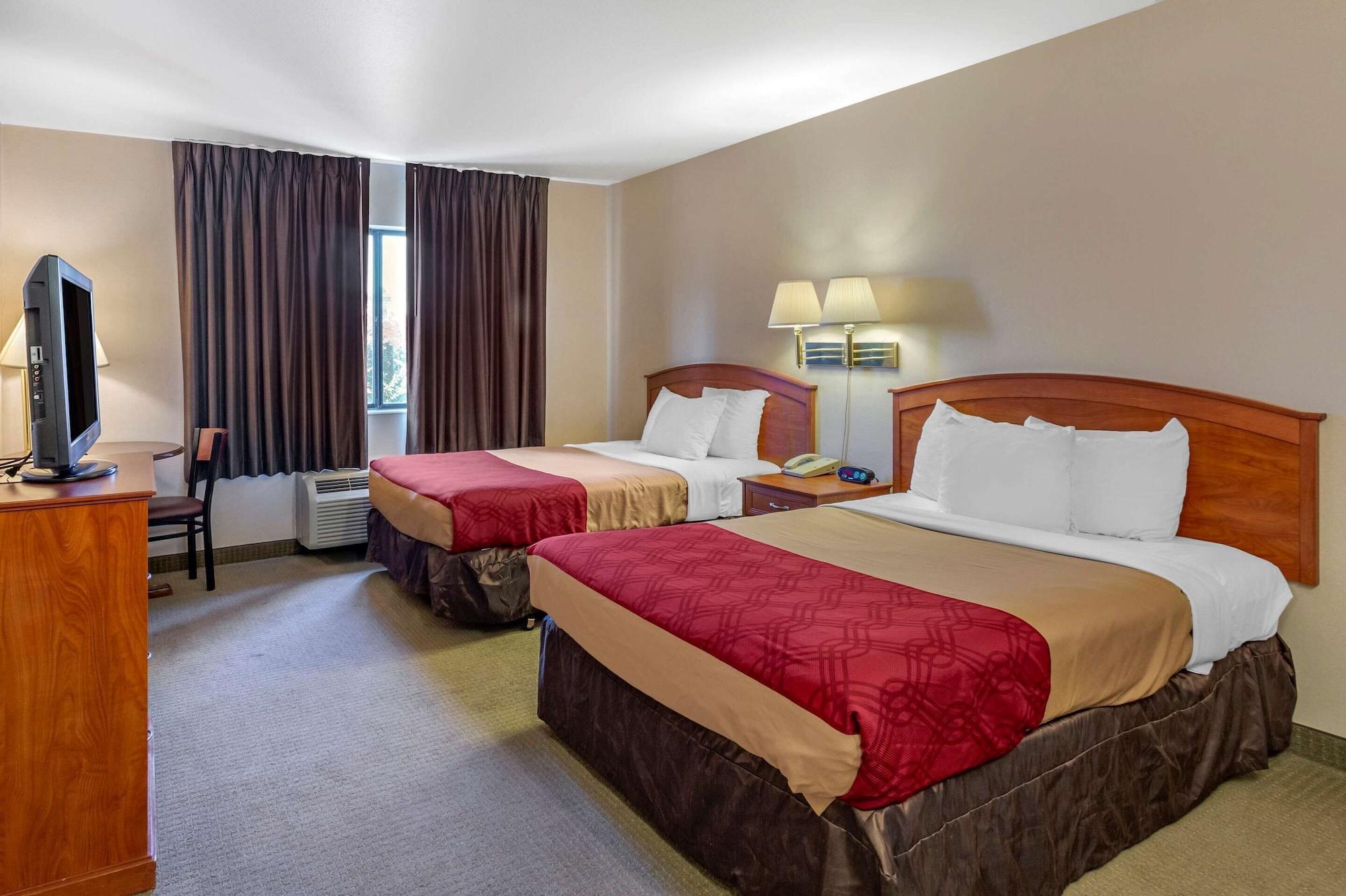 Econo Lodge Inn & Suites Санди Екстериор снимка