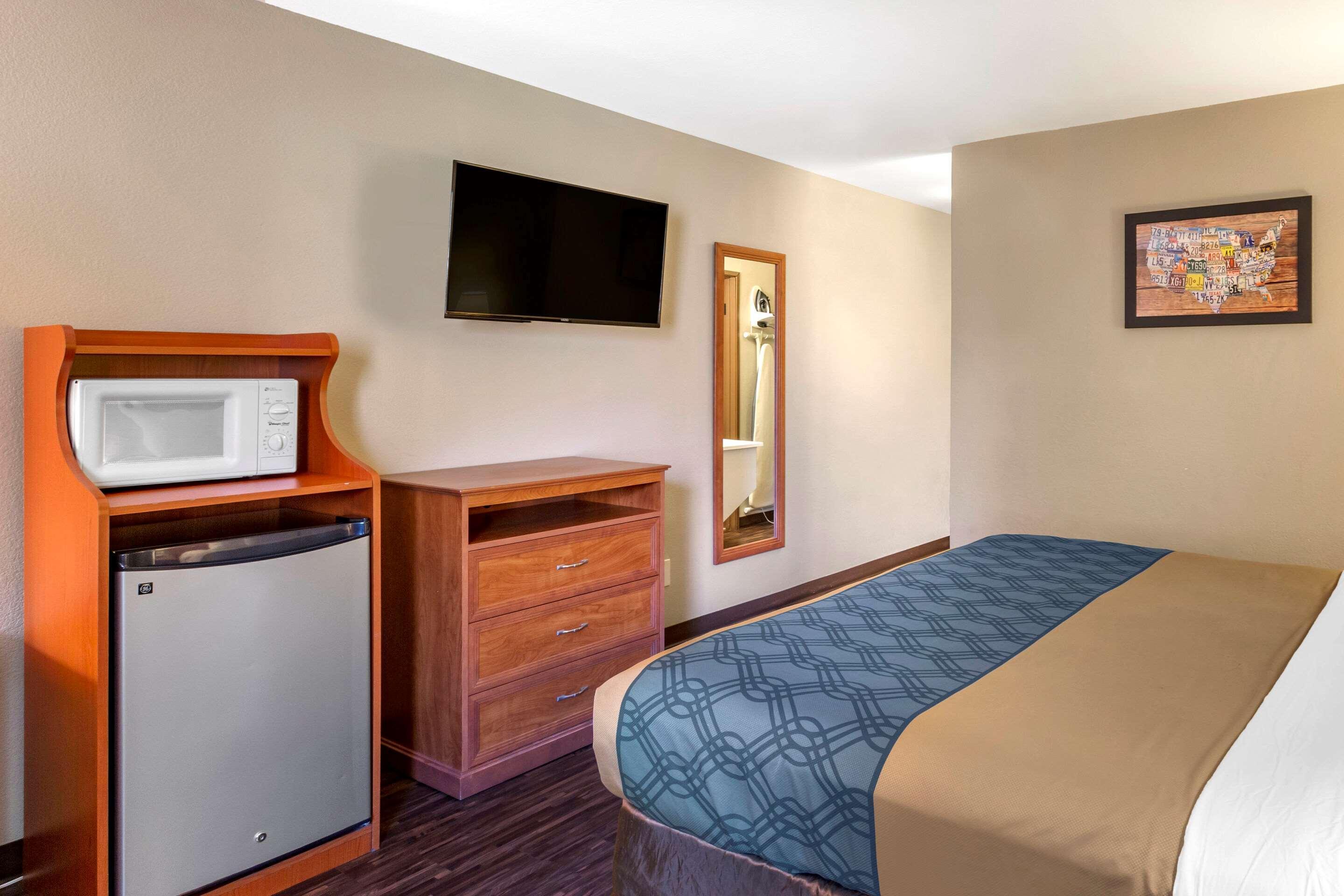 Econo Lodge Inn & Suites Санди Екстериор снимка